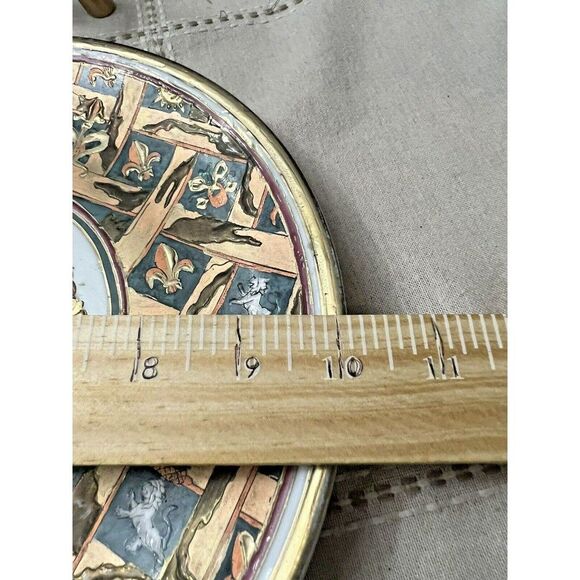 Vintage 1970s Toyo Jena Hall Armorial Decorative Plate Crown & Fleur-de-Lis - Picture 4 of 4